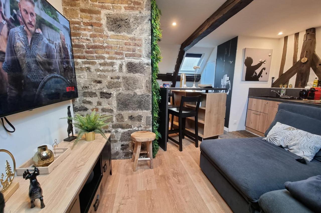 El Circo - Atypical - Centre - Netflix - Near Parking *