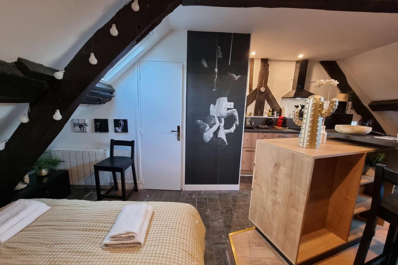 El Circo - Atypical - Centre - Netflix - Near Parking Honfleur